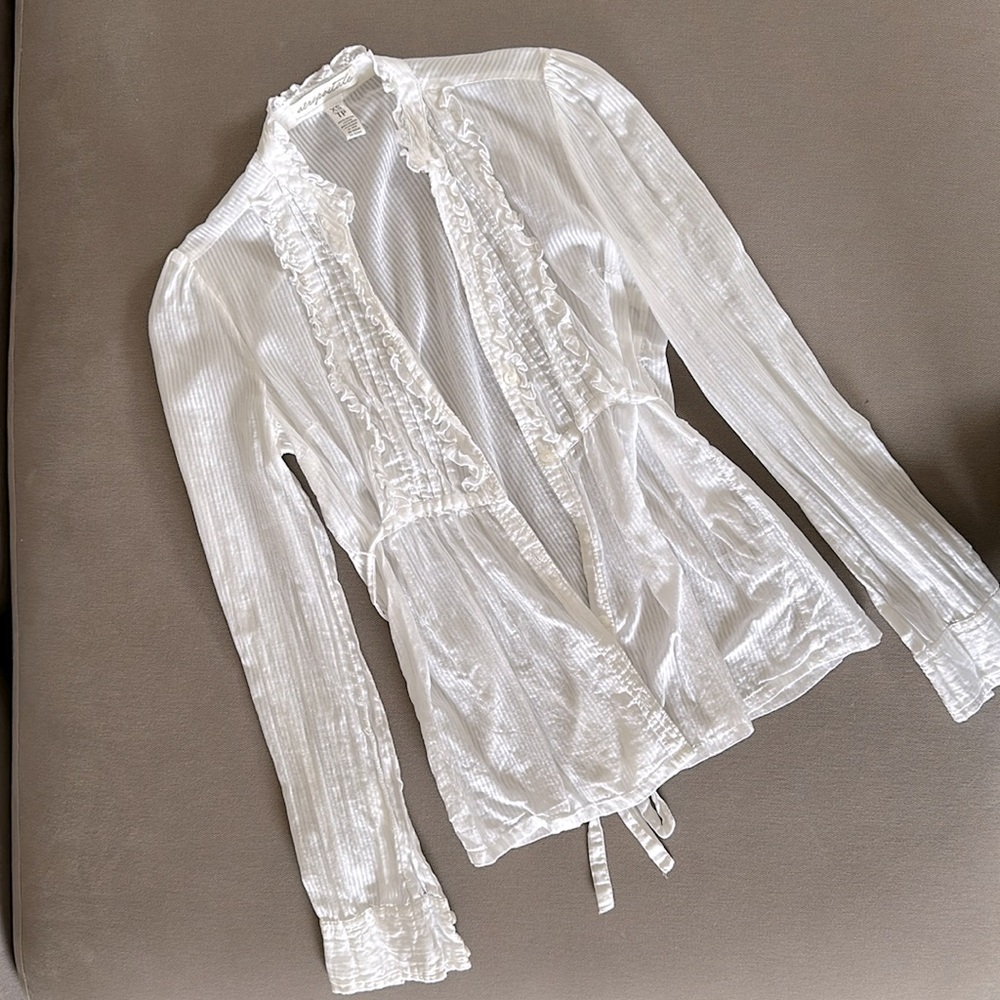 Aeropostale Women's Crisp White Button Down Shirt long sleeve s x-small details.